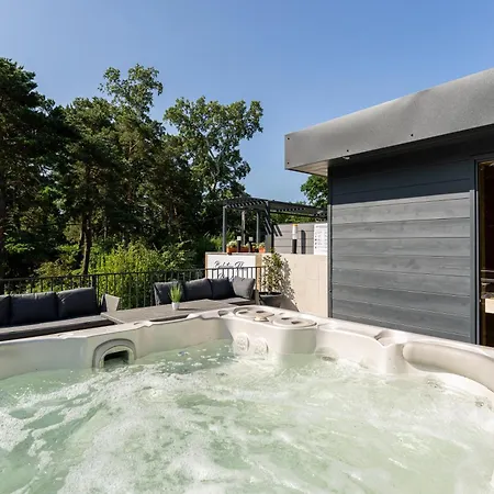 Balaton Flow 公寓式酒店 4*